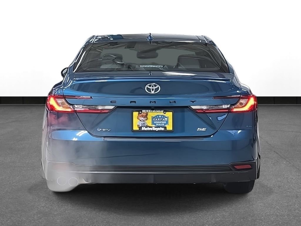 Used 2025 Toyota Camry SE image 6