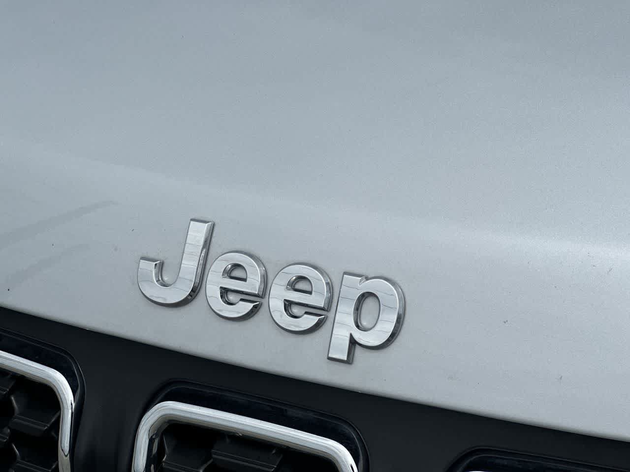 Certified 2024 Jeep Compass Latitude AWD/4WD image 19
