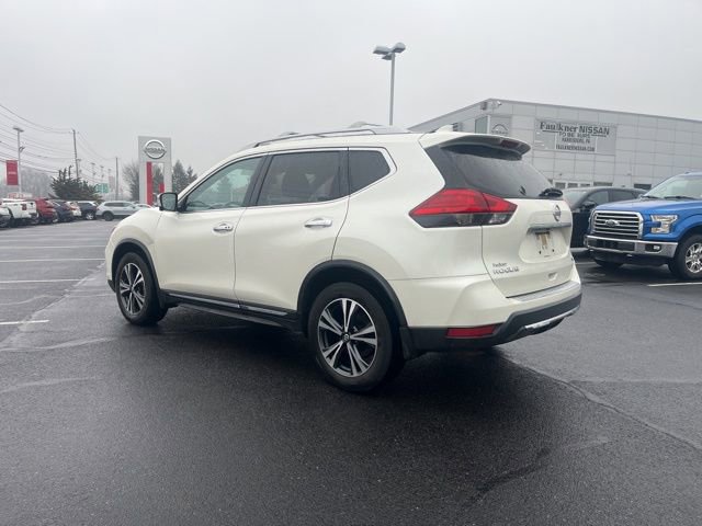 Used 2017 Nissan Rogue SL w/ SL Premium Package image 4