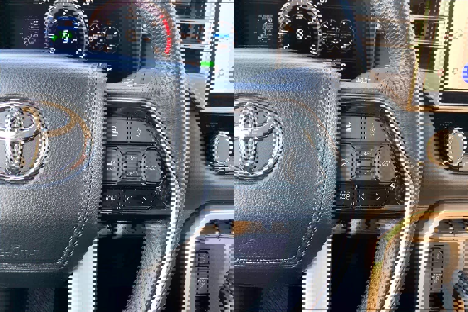 Used 2024 Toyota Tundra Limited w/ Power Package image 48