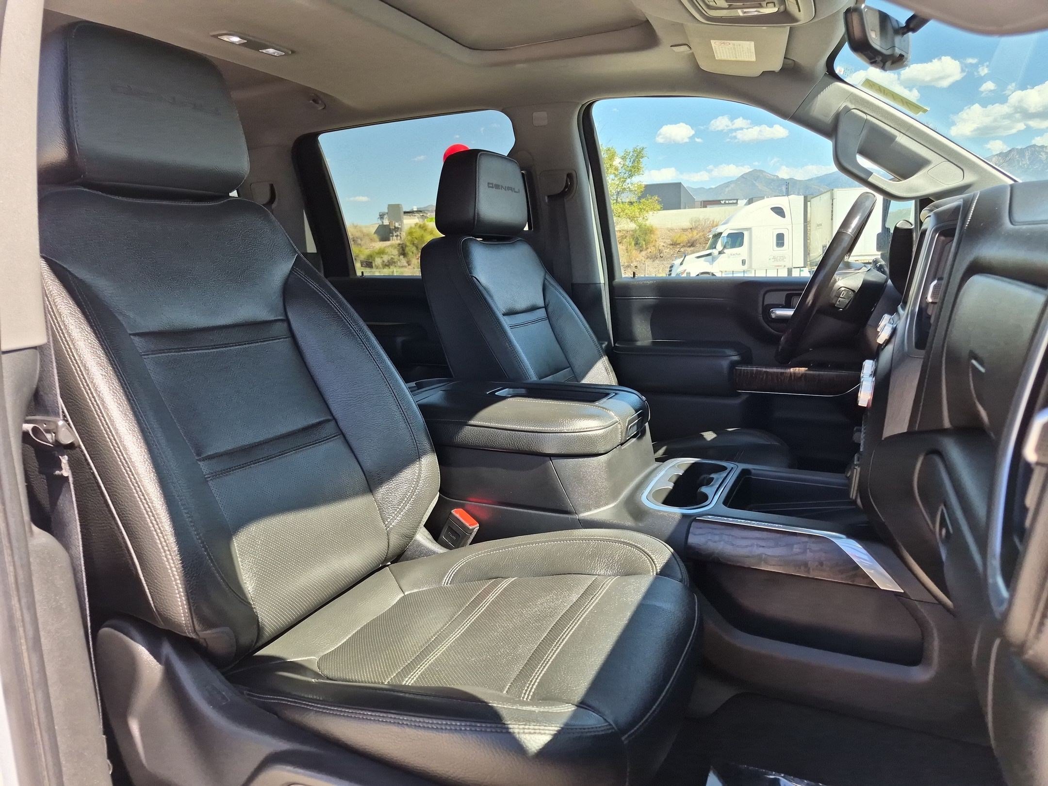 Used 2020 GMC Sierra 3500 Denali w/ Denali Ultimate Package AWD/4WD image 29