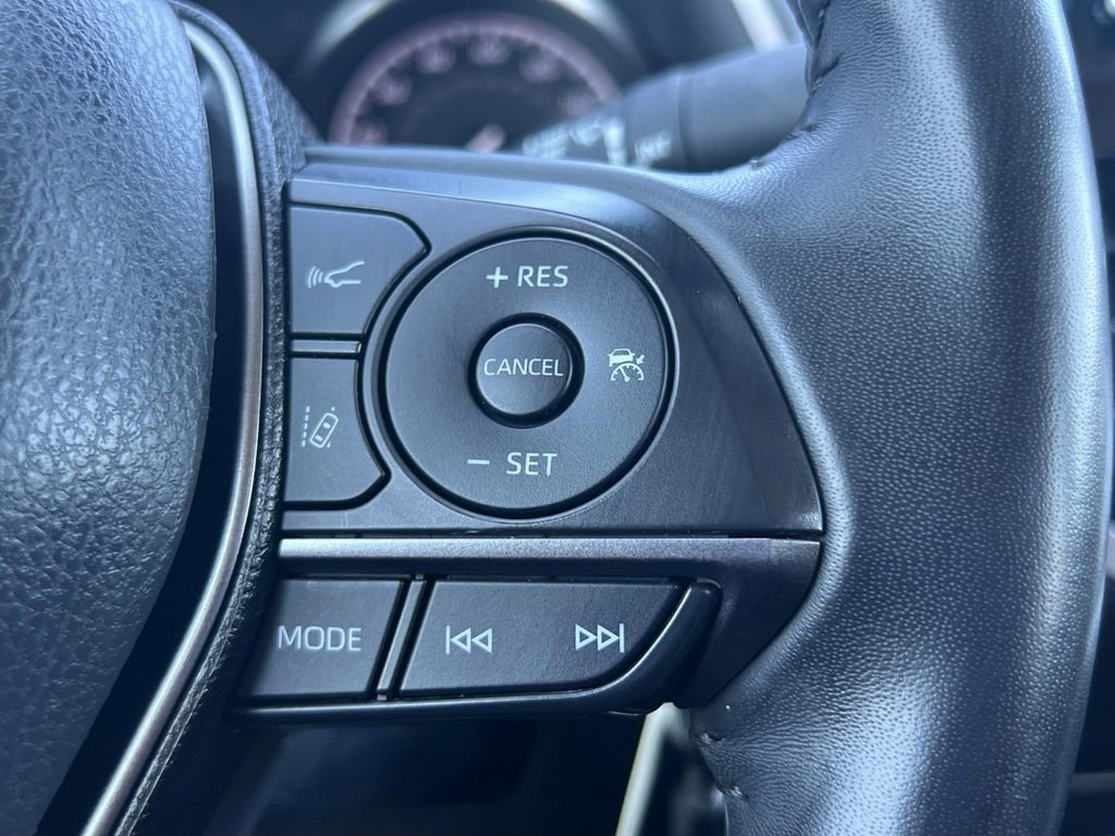 Used 2024 Toyota Camry SE image 12