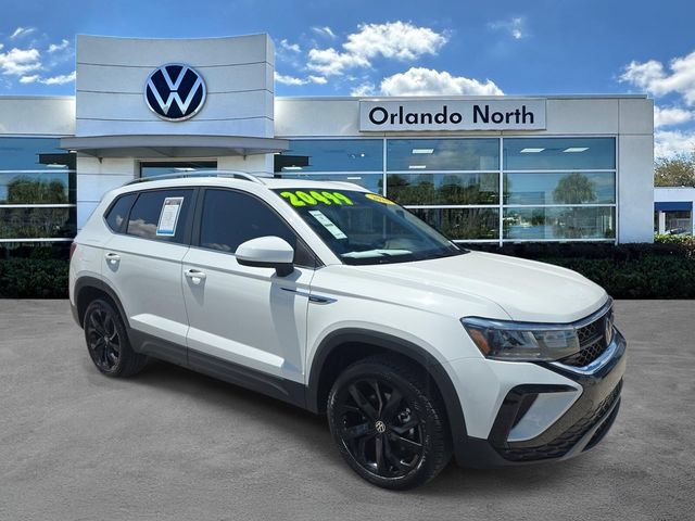 Used 2024 Volkswagen Taos SE FWD image 1