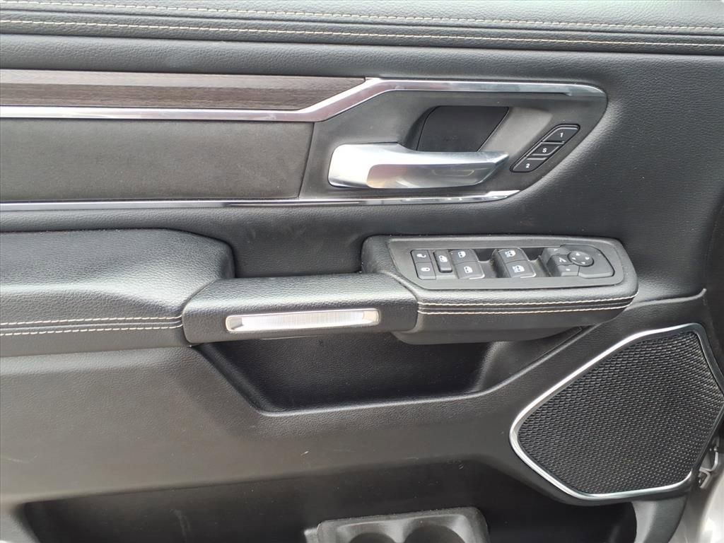 Used 2025 RAM 1500 Laramie w/ Sport Appearance Package image 12