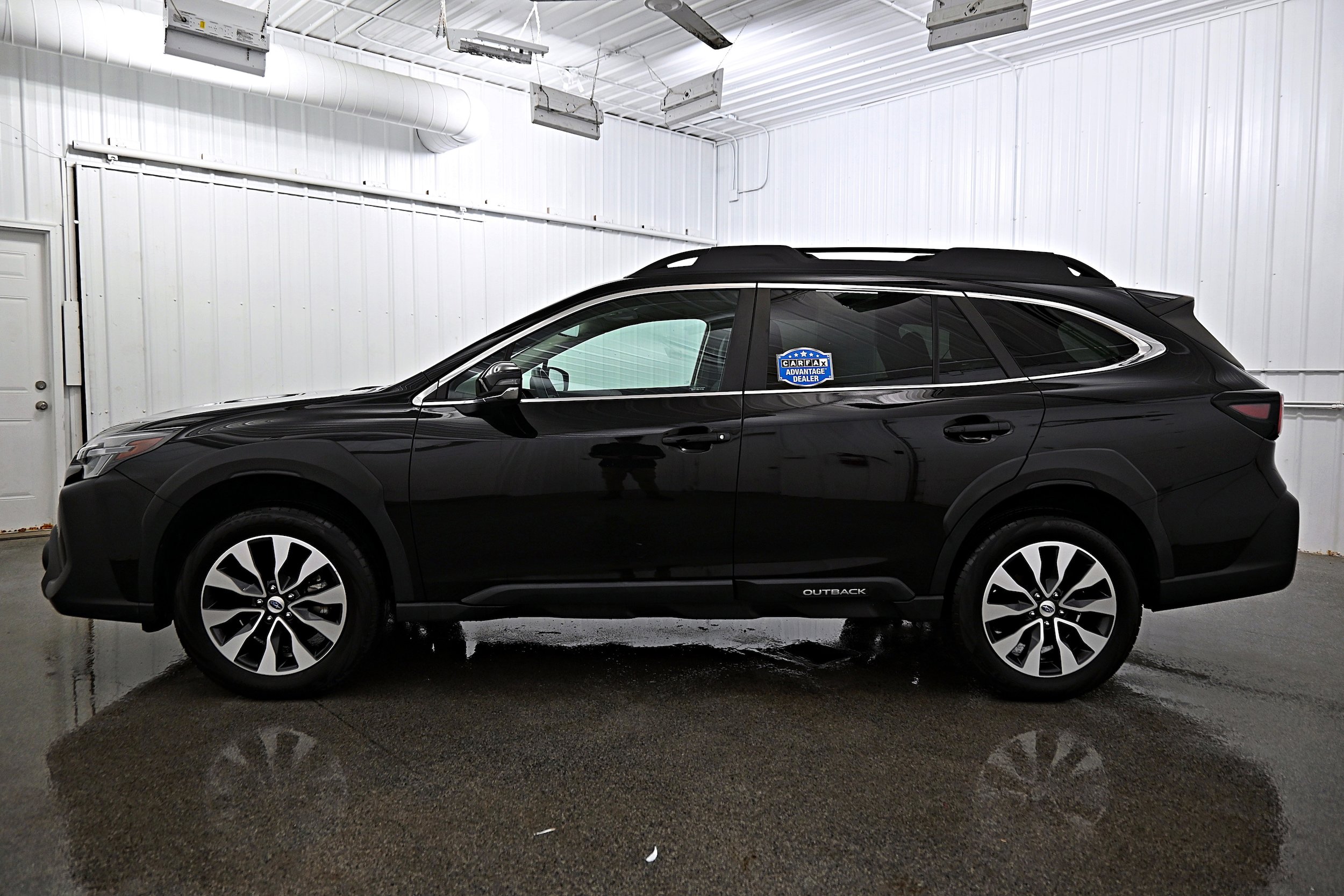 Used 2023 Subaru Outback Limited AWD/4WD image 23