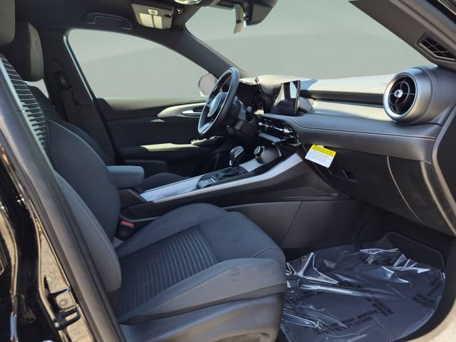 Used 2025 Alfa Romeo Tonale AWD/4WD image 13