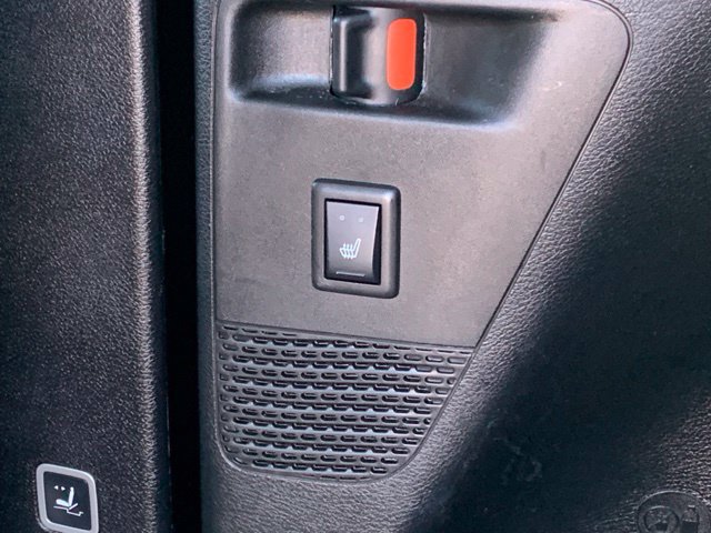Used 2025 Chrysler Pacifica Limited FWD image 18