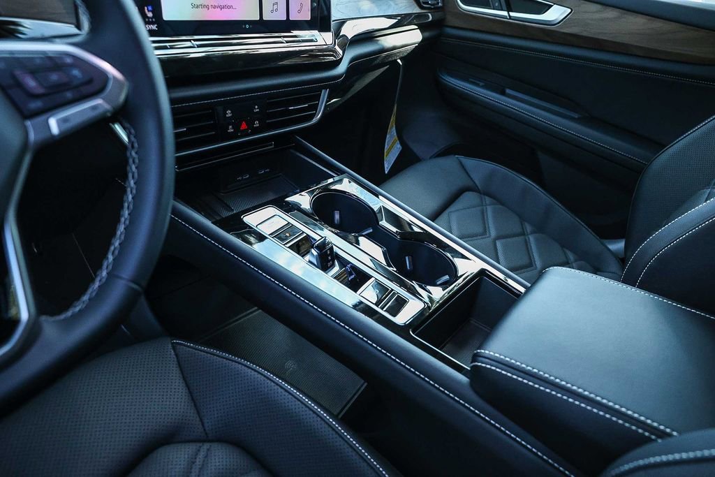 New 2026 Volkswagen Atlas SE image 28