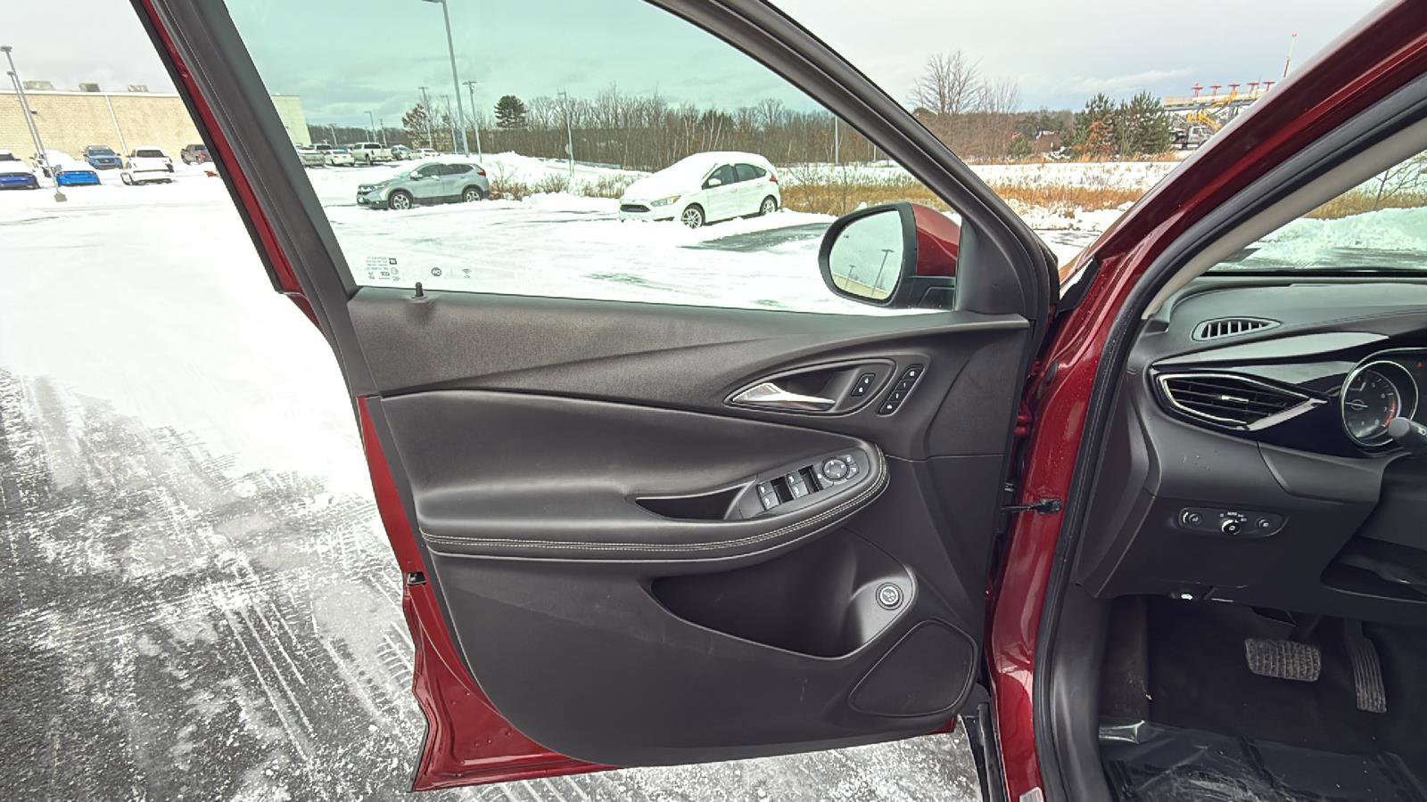 Used 2022 Buick Encore GX Essence w/ Experience Buick Package image 23