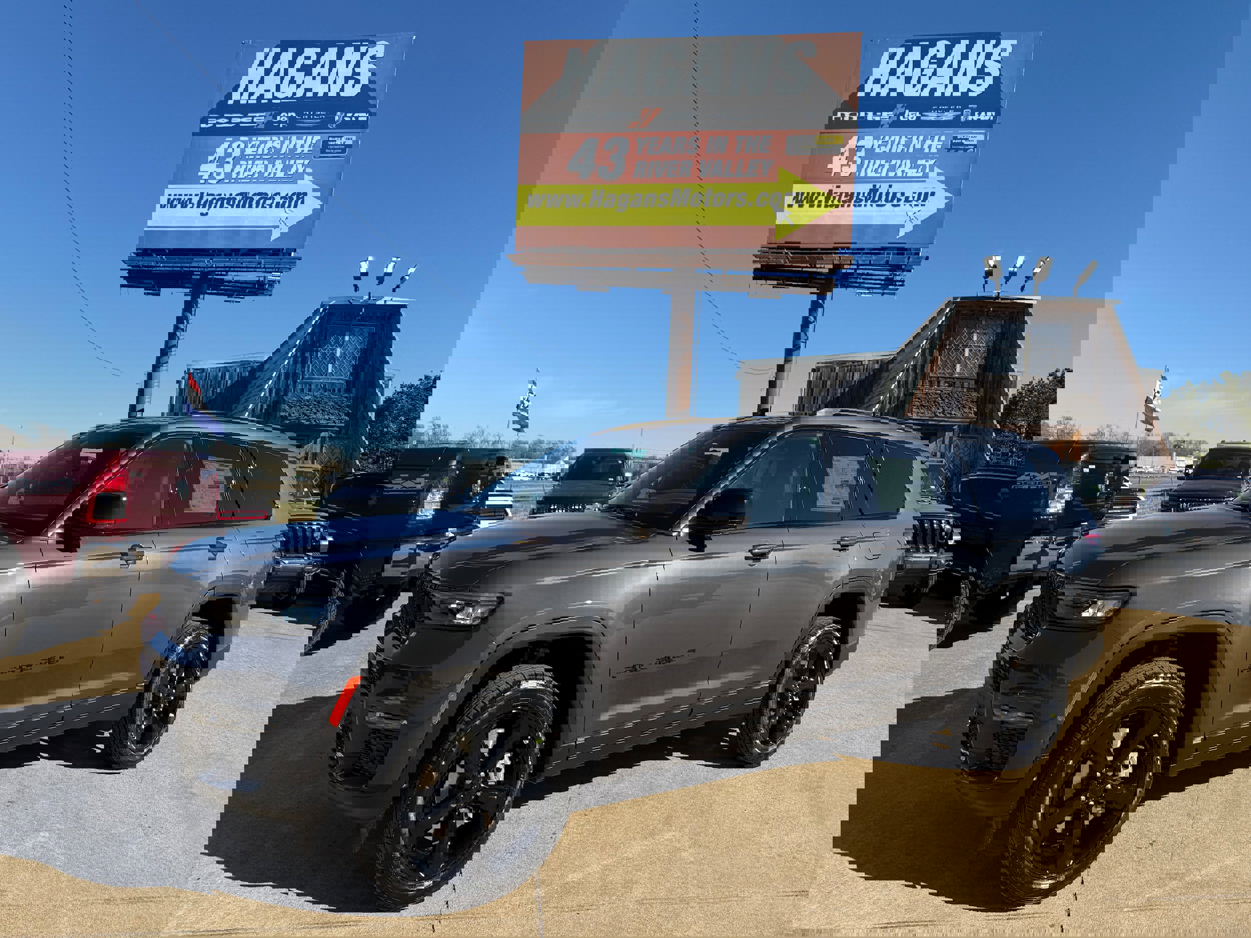 New 2025 Jeep Grand Cherokee L Limited w/ Luxury Tech Group II image 1