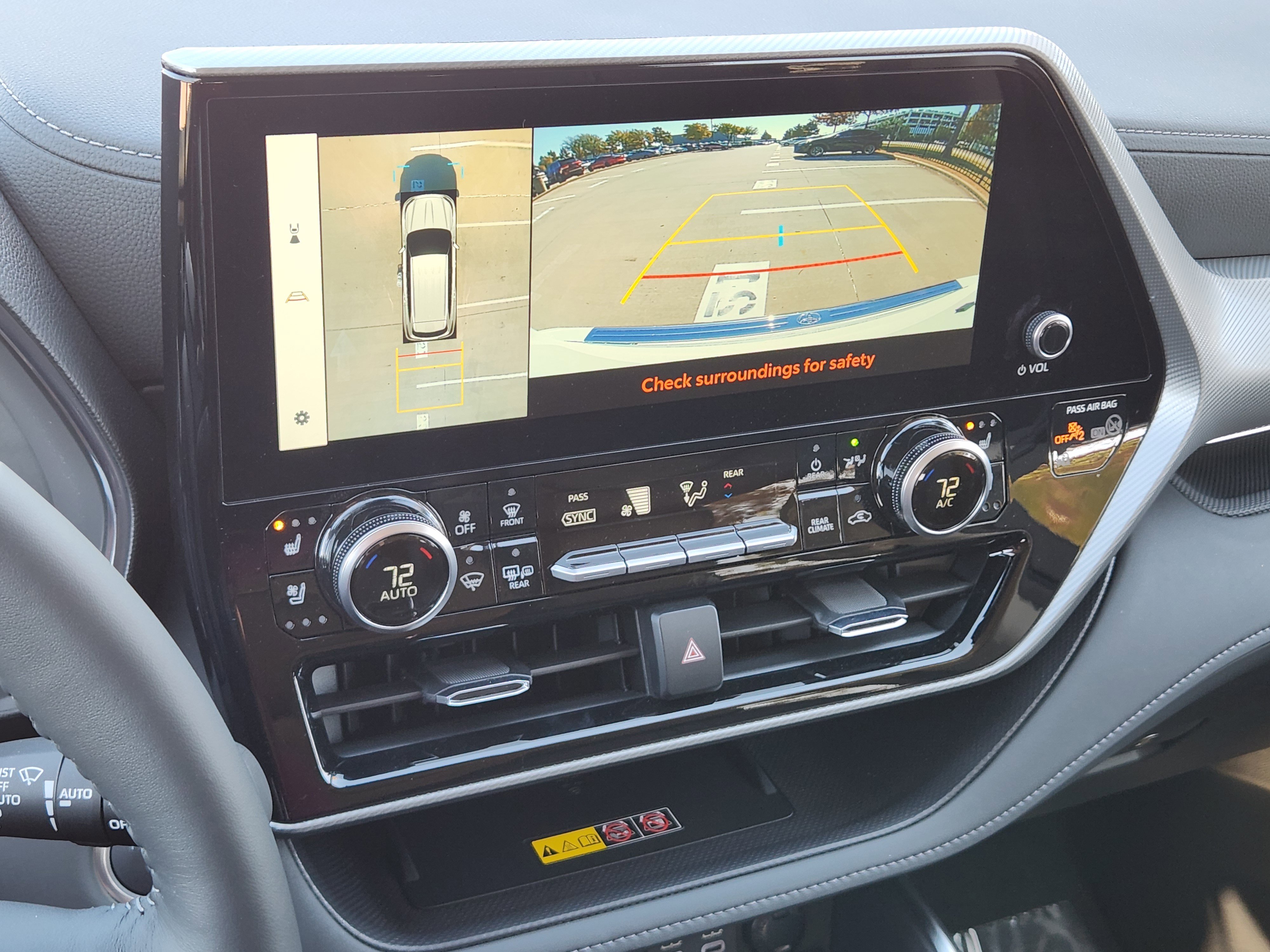 Used 2025 Toyota Highlander Platinum image 23