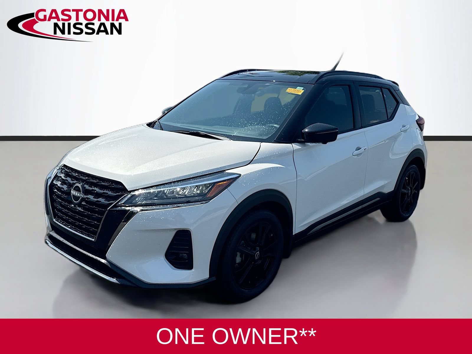 Used 2024 Nissan Kicks SR FWD image 3