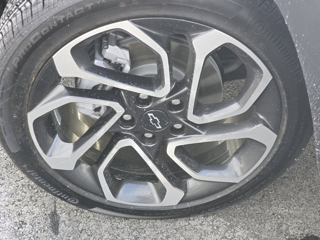 Certified 2025 Chevrolet Trax RS w/ Driver Confidence Package image 32