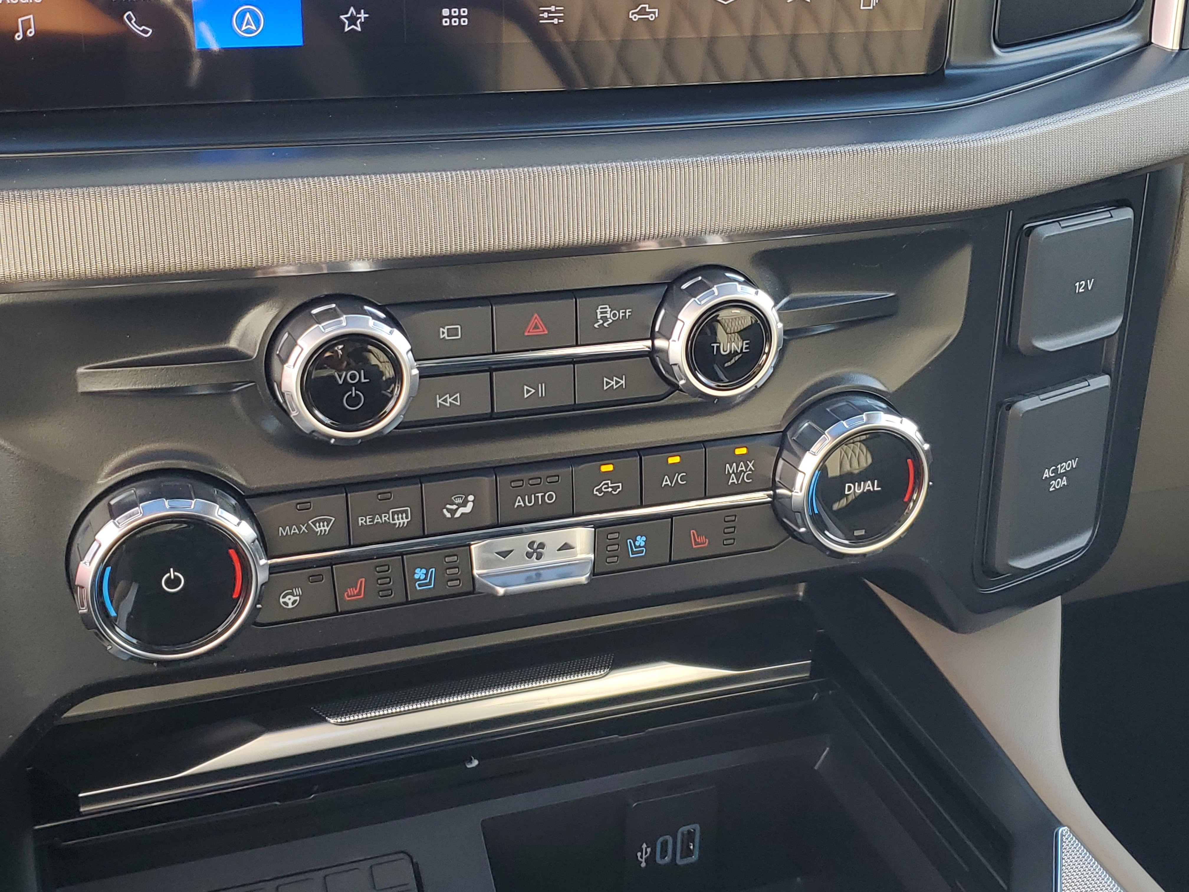 New 2026 Ford F350 Platinum w/ Platinum Plus Package image 25