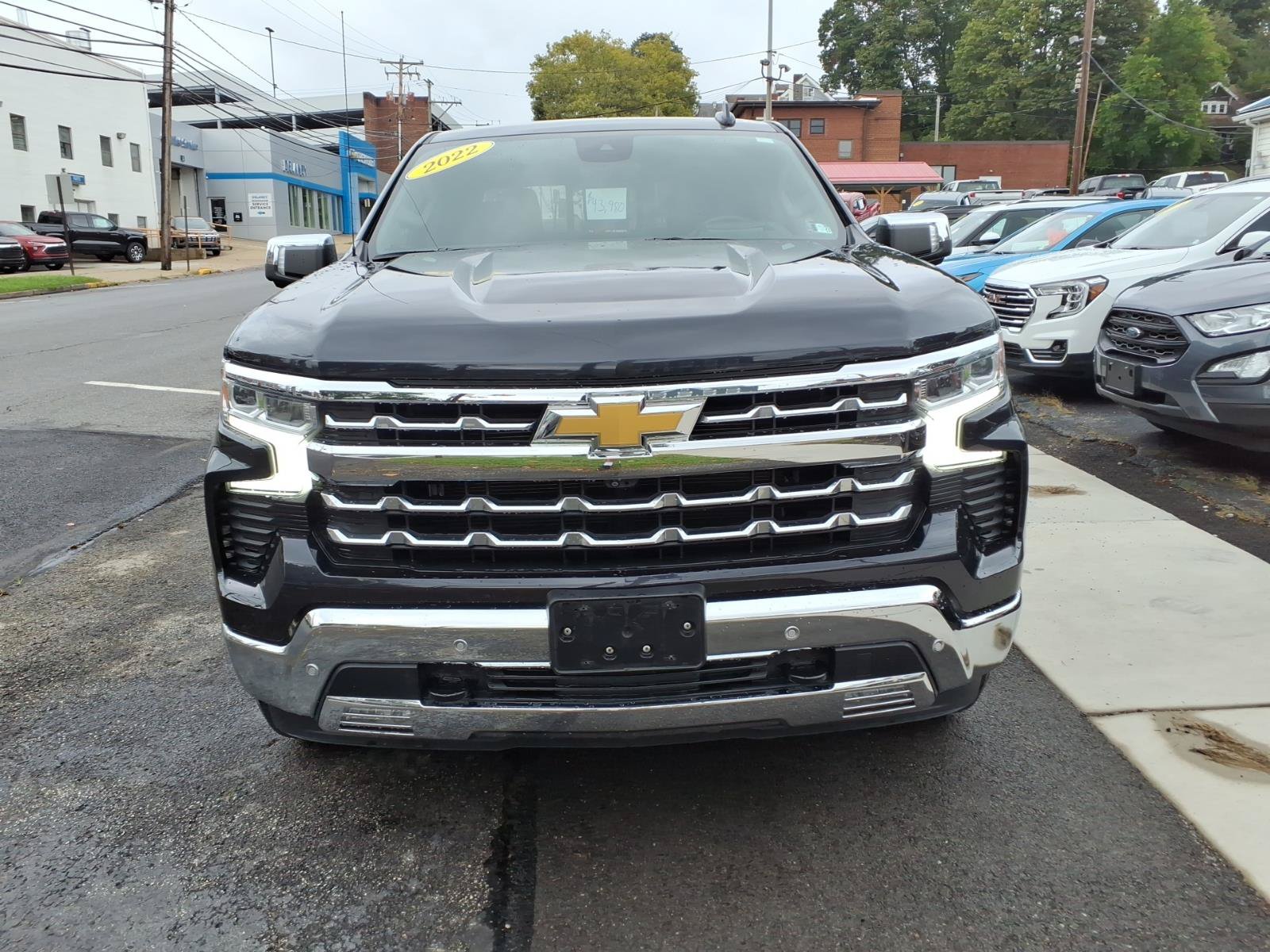 Certified 2022 Chevrolet Silverado 1500 LTZ w/ Technology Package AWD/4WD image 3