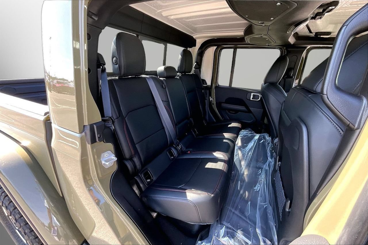 New 2026 Jeep Gladiator Rubicon w/ Steel Power Dome Hood Package AWD/4WD image 17