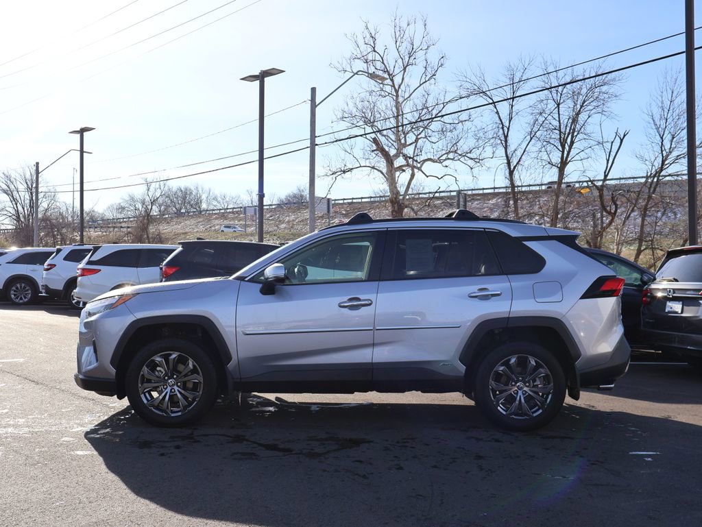 Used 2025 Toyota RAV4 Limited w/ Advanced Technology Package image 4
