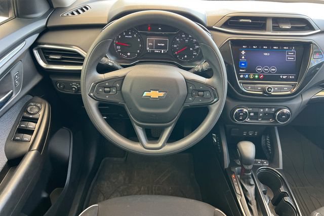 Used 2023 Chevrolet TrailBlazer LT w/ Convenience Package FWD image 16
