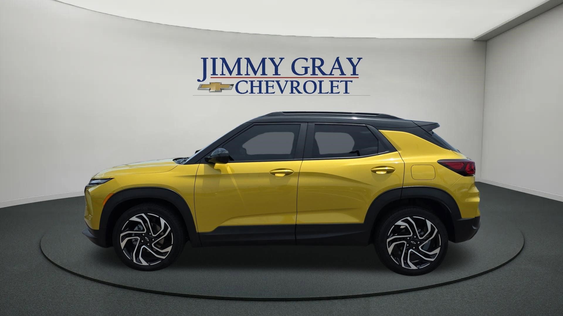 Used 2025 Chevrolet TrailBlazer RS w/ Driver Confidence Package FWD image 2