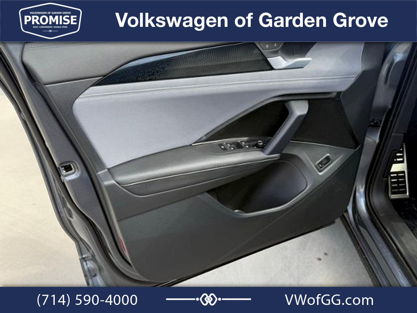 New 2026 Volkswagen Tiguan SE R-Line FWD image 11