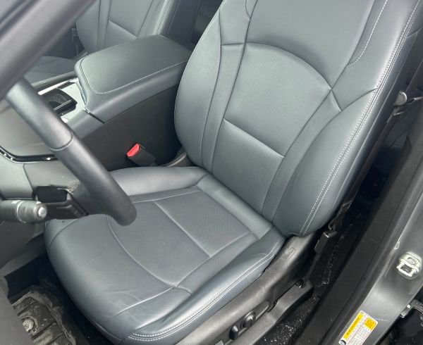 Used 2024 Buick Enclave Essence w/ Sport Touring Edition image 6