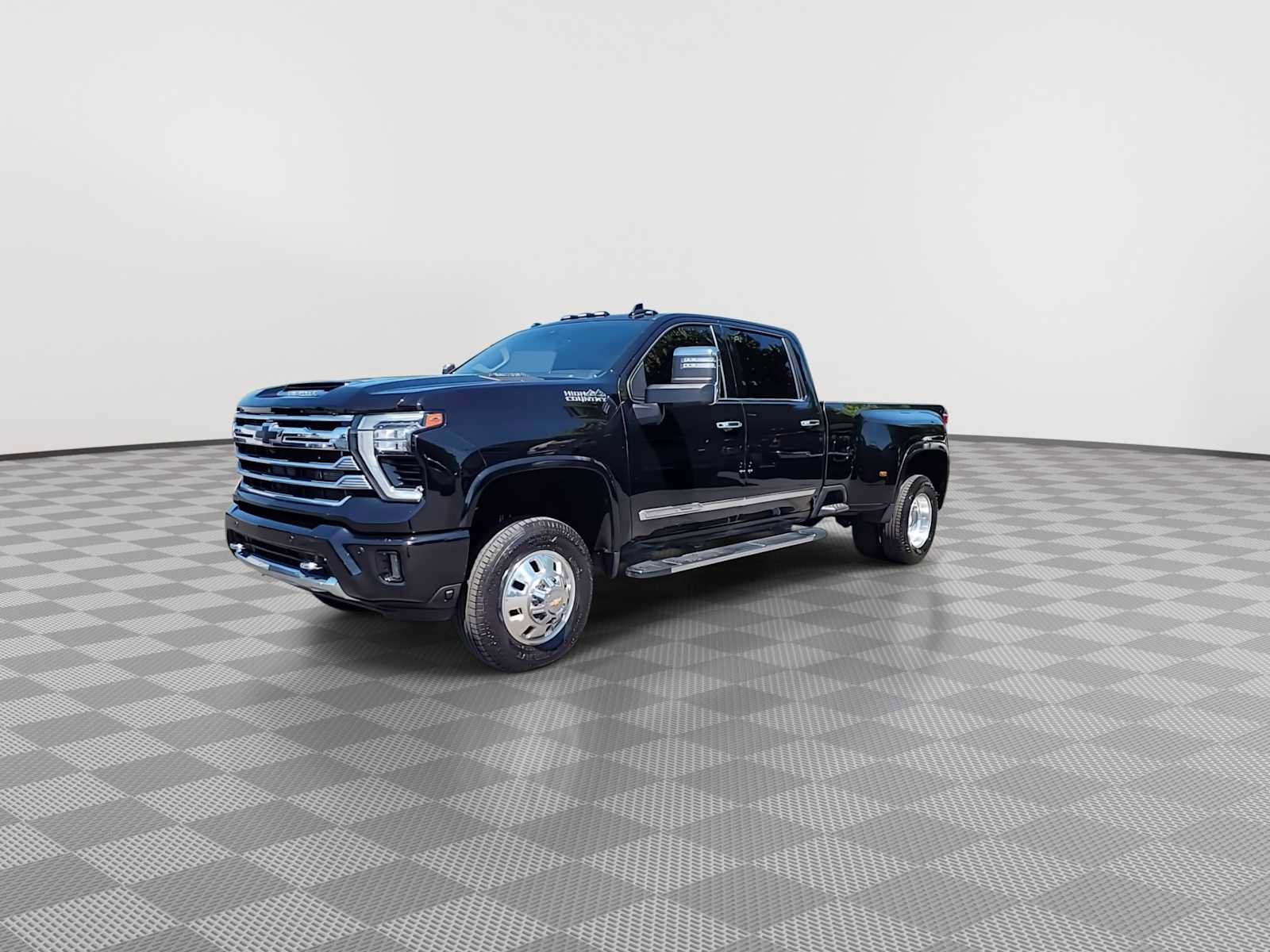 Used 2024 Chevrolet Silverado 3500 High Country w/ High Country Premium Package AWD/4WD image 4
