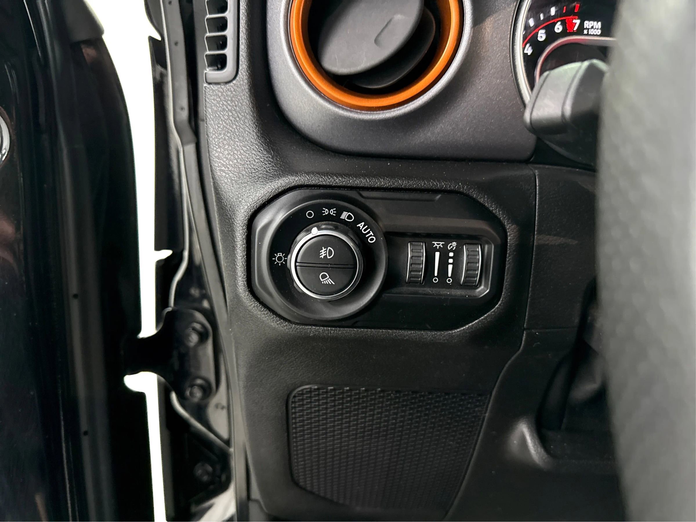 Used 2021 Jeep Gladiator Mojave image 19