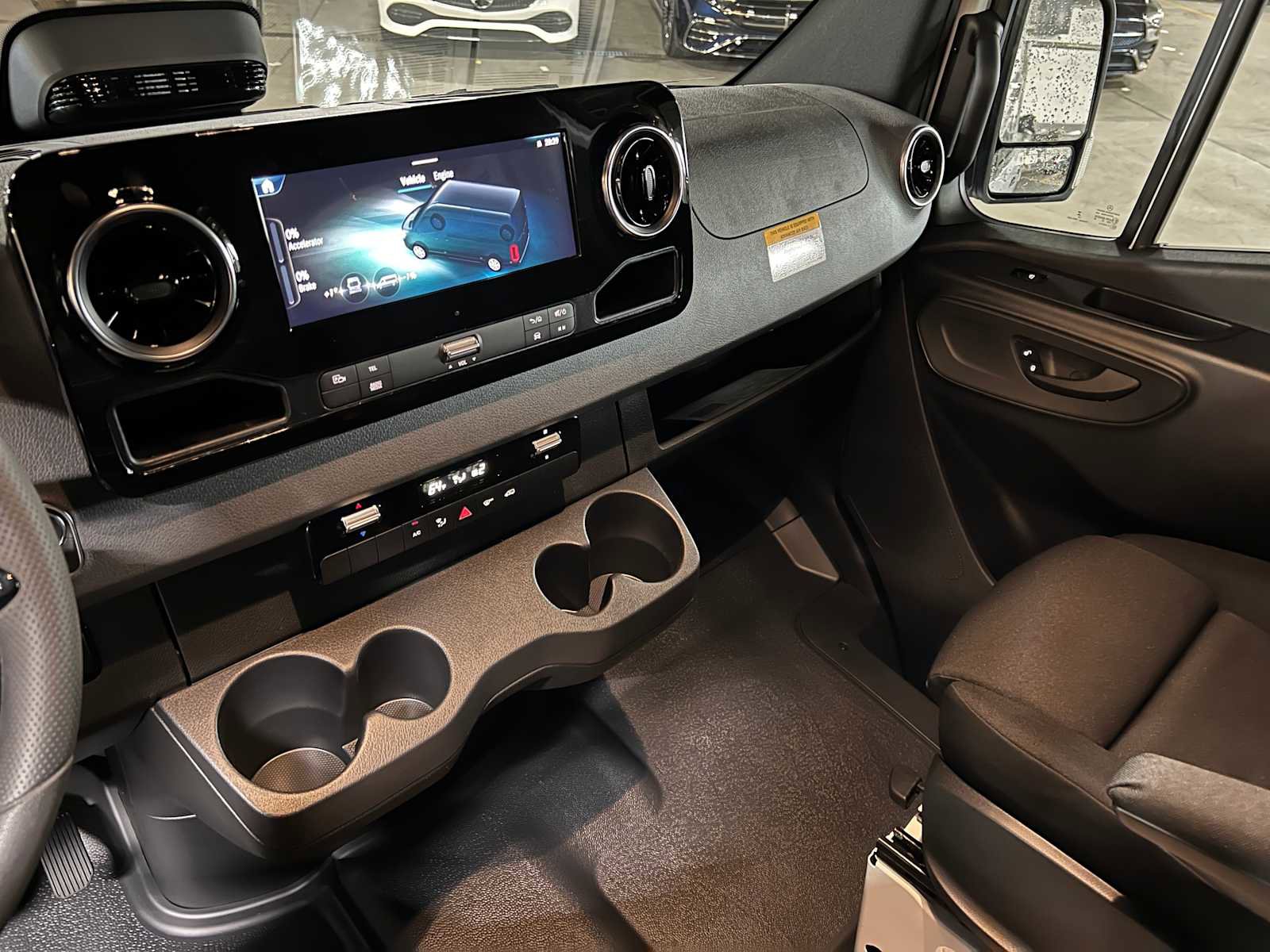 Used 2025 Mercedes-Benz Sprinter 2500 image 35