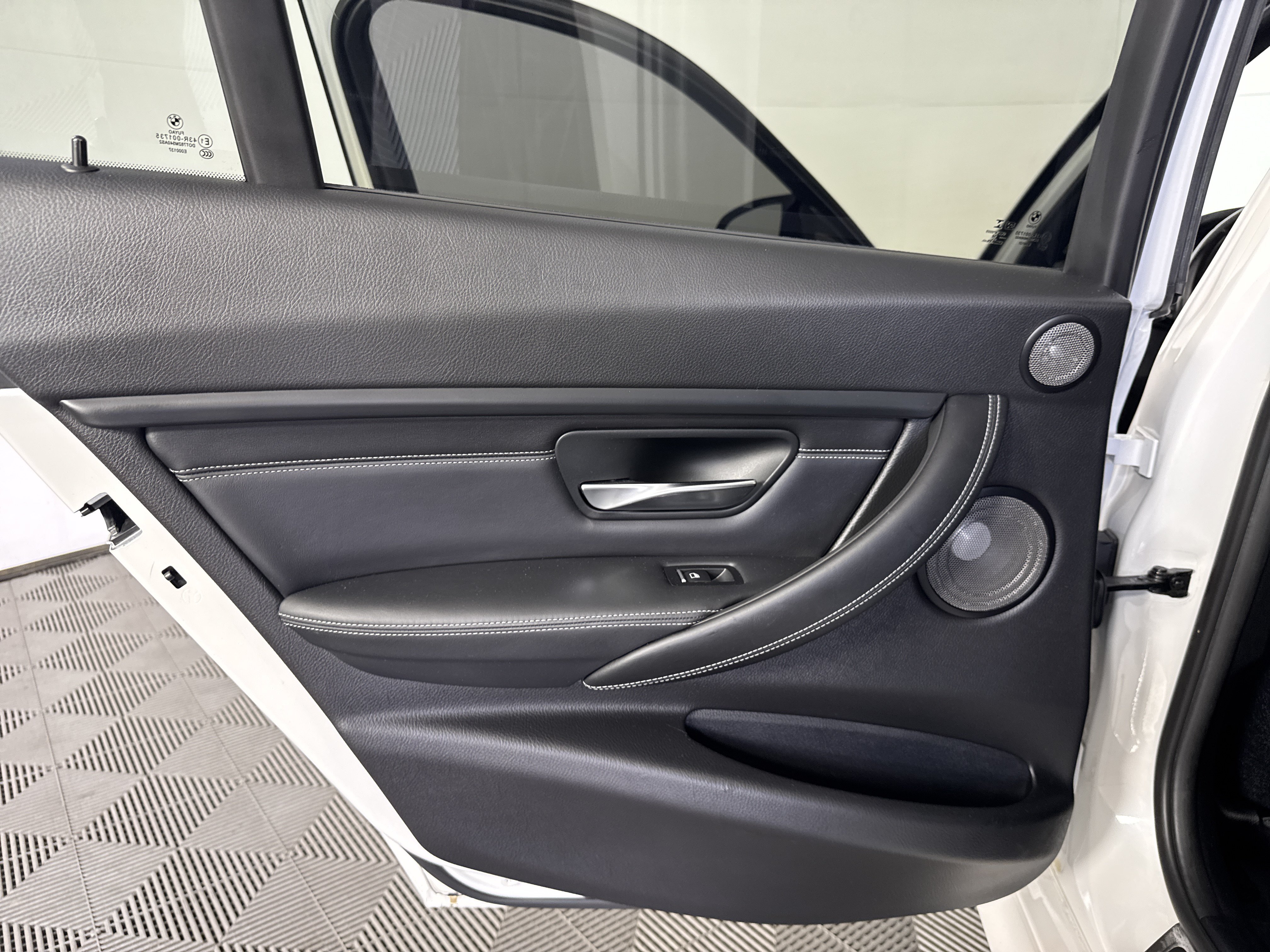 Used 2018 BMW M3 w/ Competition Package RWD image 33