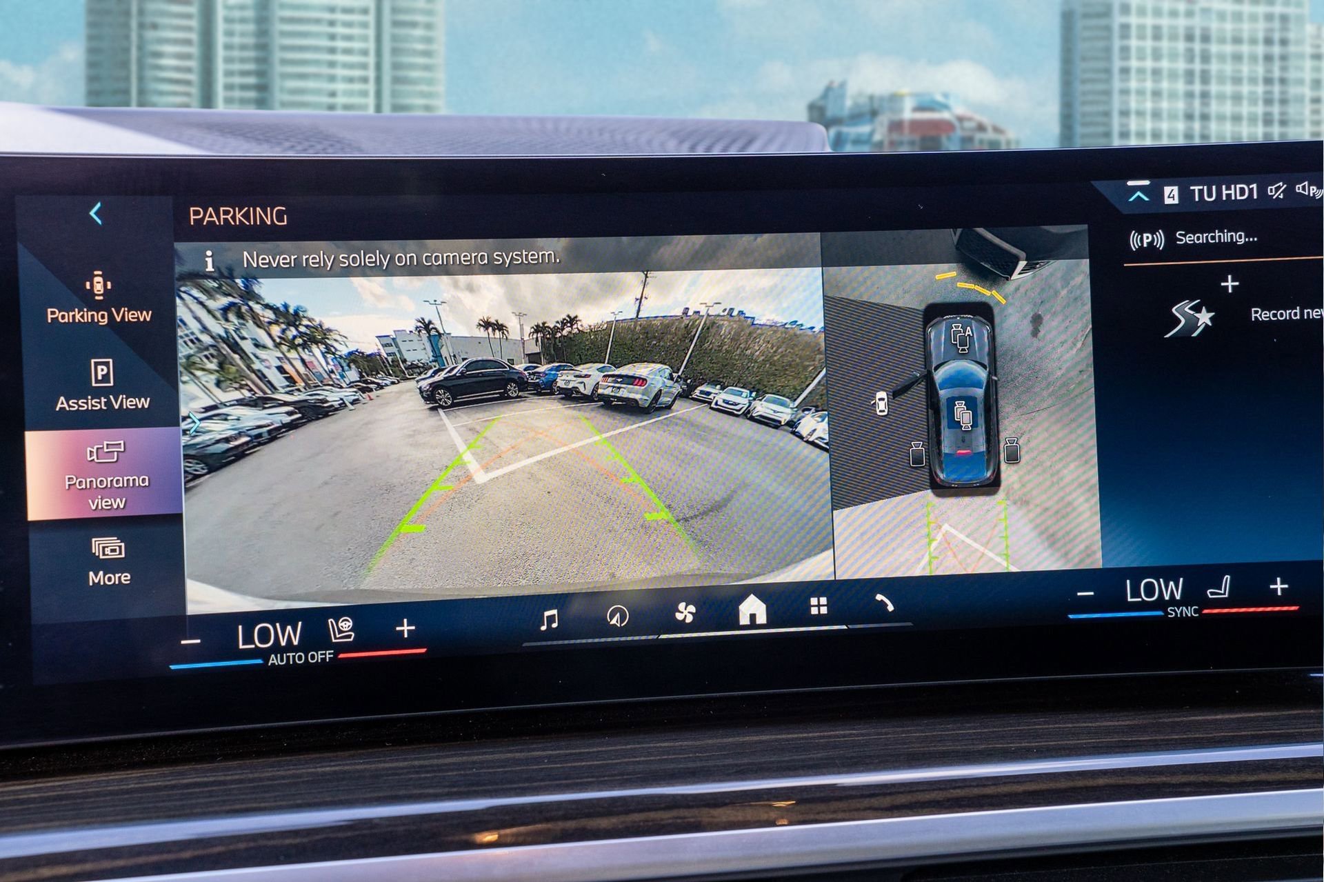 Used 2024 BMW X6 xDrive40i w/ Premium Package image 34