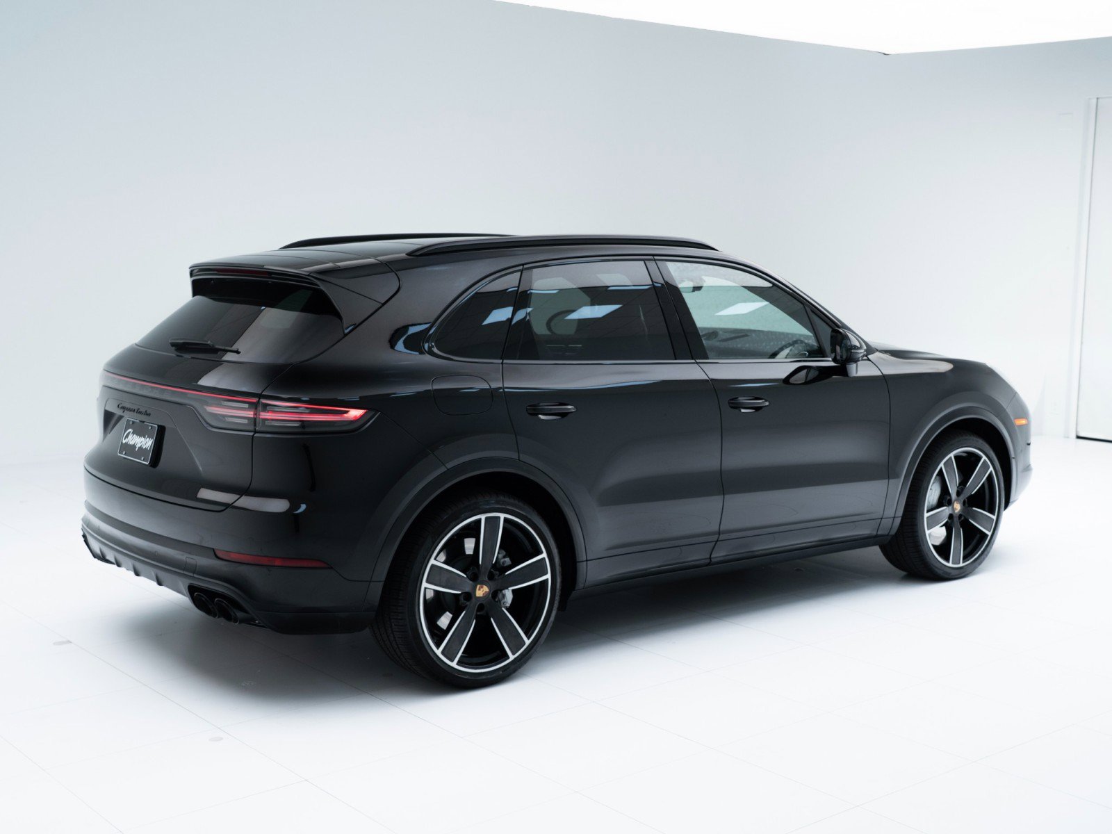 Certified 2023 Porsche Cayenne Turbo image 9