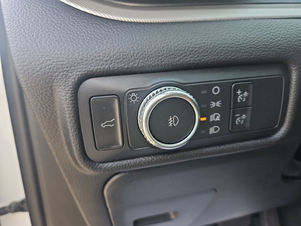 Used 2022 Ford Explorer XLT w/ Equipment Group 202A RWD image 10