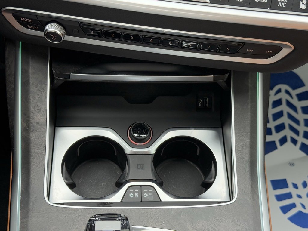 Used 2021 BMW X7 M50i image 25