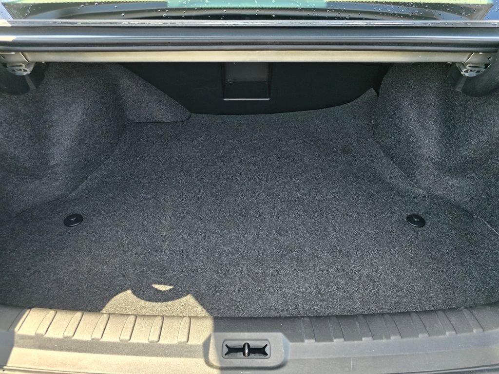 Used 2010 Buick Lucerne CXL image 25