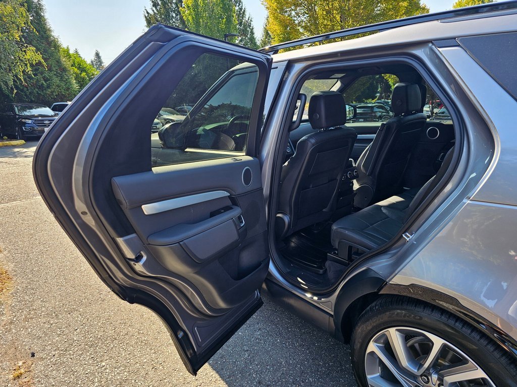 Used 2020 Land Rover Discovery Landmark image 21