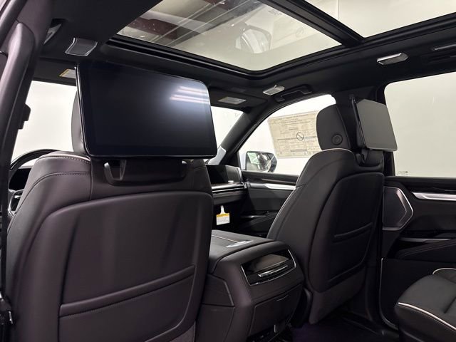 New 2026 Cadillac Escalade ESV Luxury w/ Touring Package AWD/4WD image 23