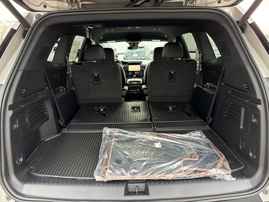 New 2026 GMC Acadia AT4 w/ Luxury Package image 44