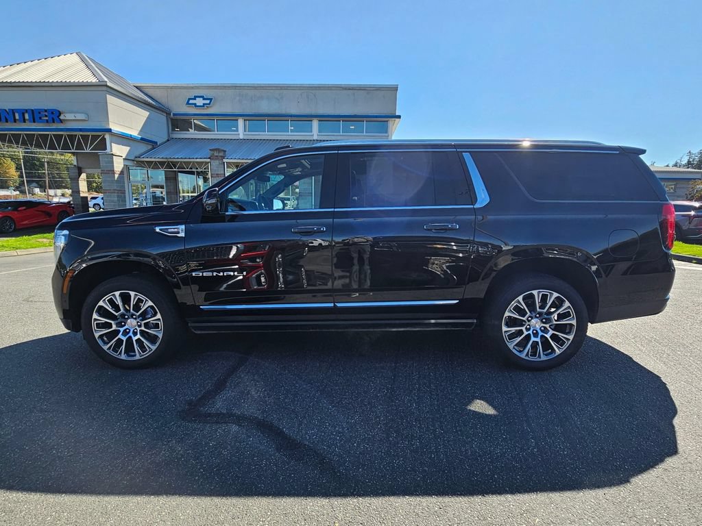 Used 2026 GMC Yukon XL Denali w/ Sun & Power Step Package AWD/4WD image 6