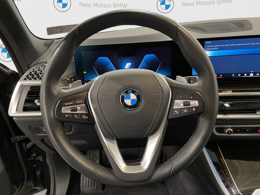 Used 2025 BMW X5 xDrive50e w/ Parking Assistance Package image 12