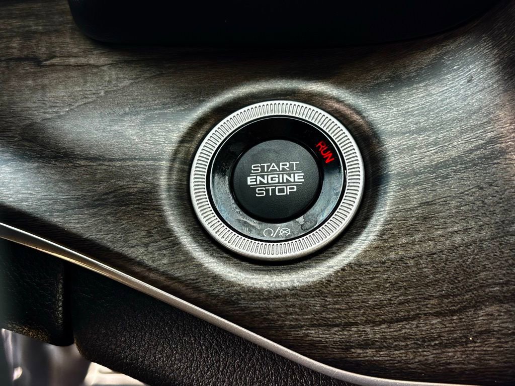 Used 2023 Jeep Grand Cherokee L Limited RWD image 18