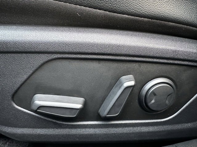 Used 2023 Hyundai Elantra Limited image 19
