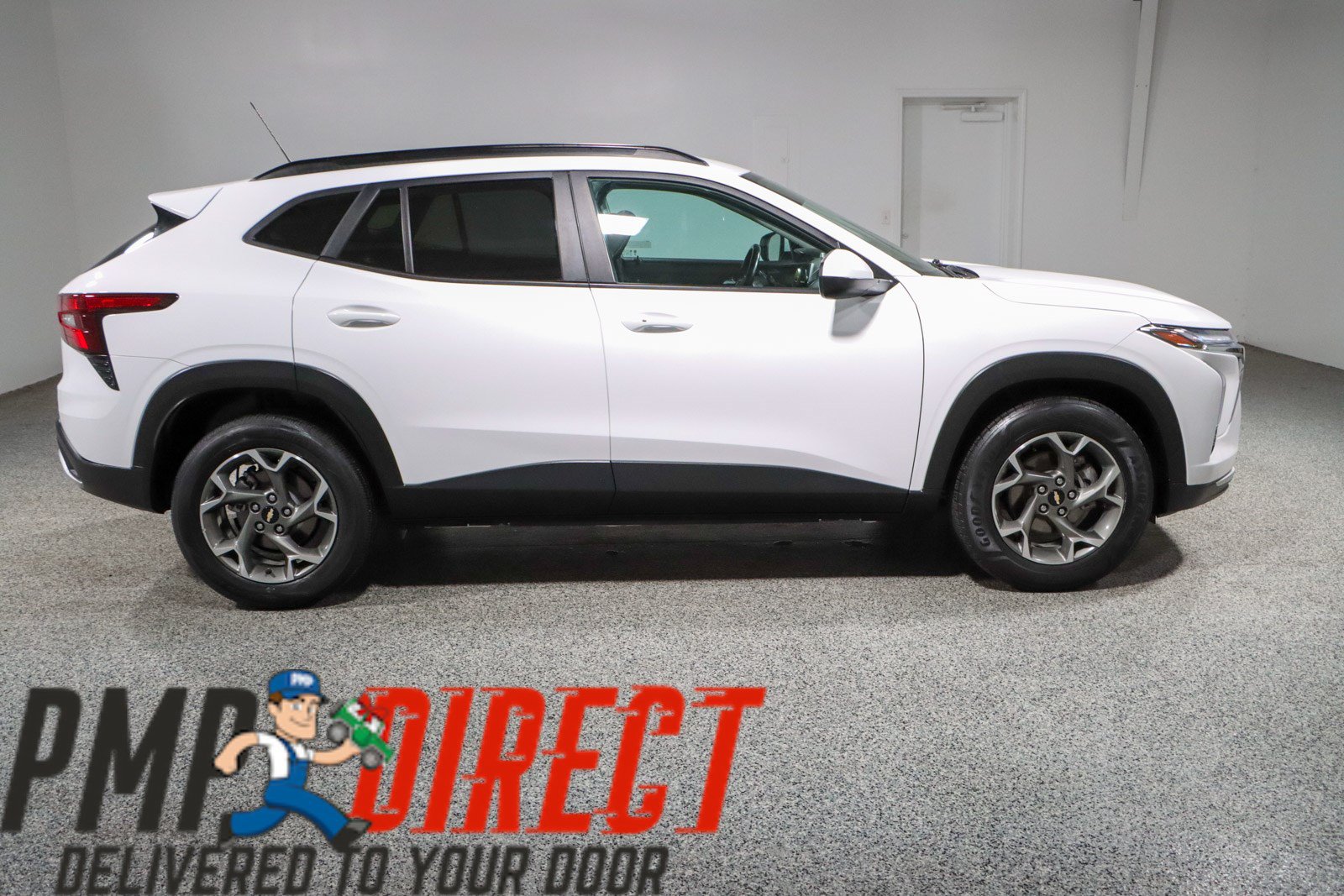 Used 2024 Chevrolet Trax LT w/ Sunroof Package FWD image 6