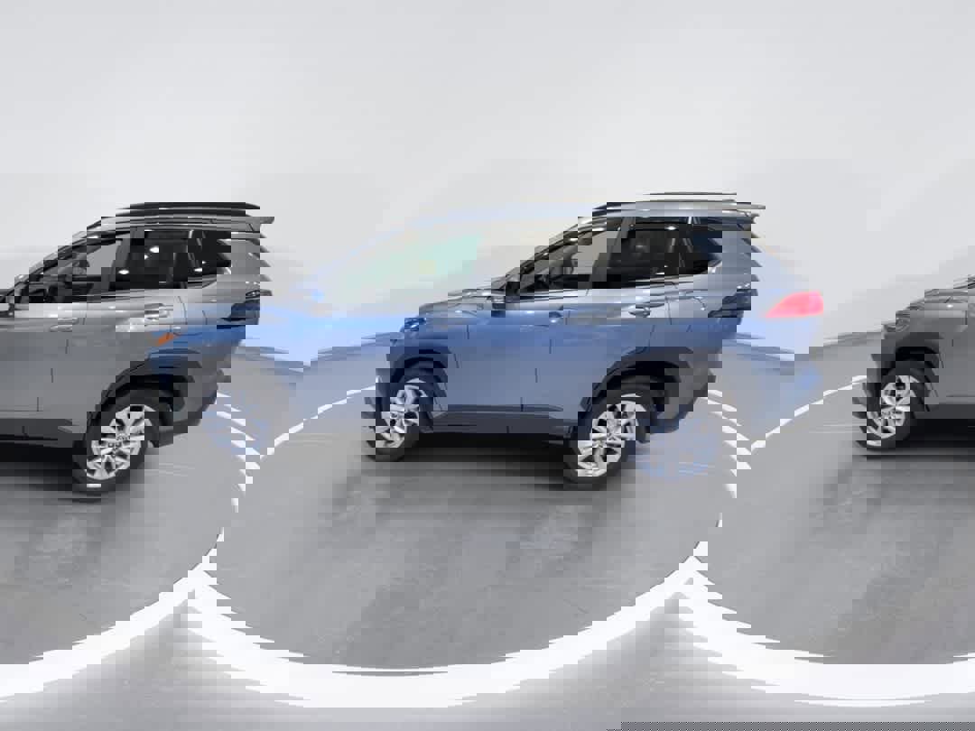 Certified 2022 Toyota Corolla Cross LE image 5