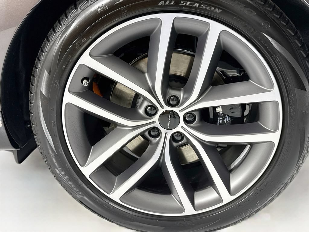 New 2026 Land Rover Range Rover Long Wheelbase SE AWD/4WD image 32