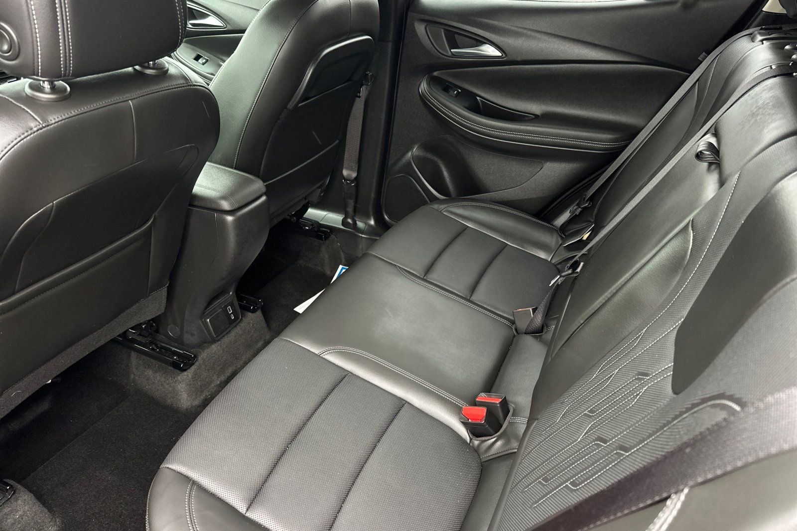 Used 2024 Buick Encore GX Avenir w/ Avenir Convenience Package image 12