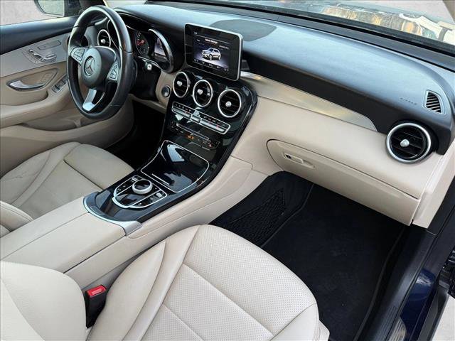 Used 2017 Mercedes-Benz GLC 300 4MATIC image 21