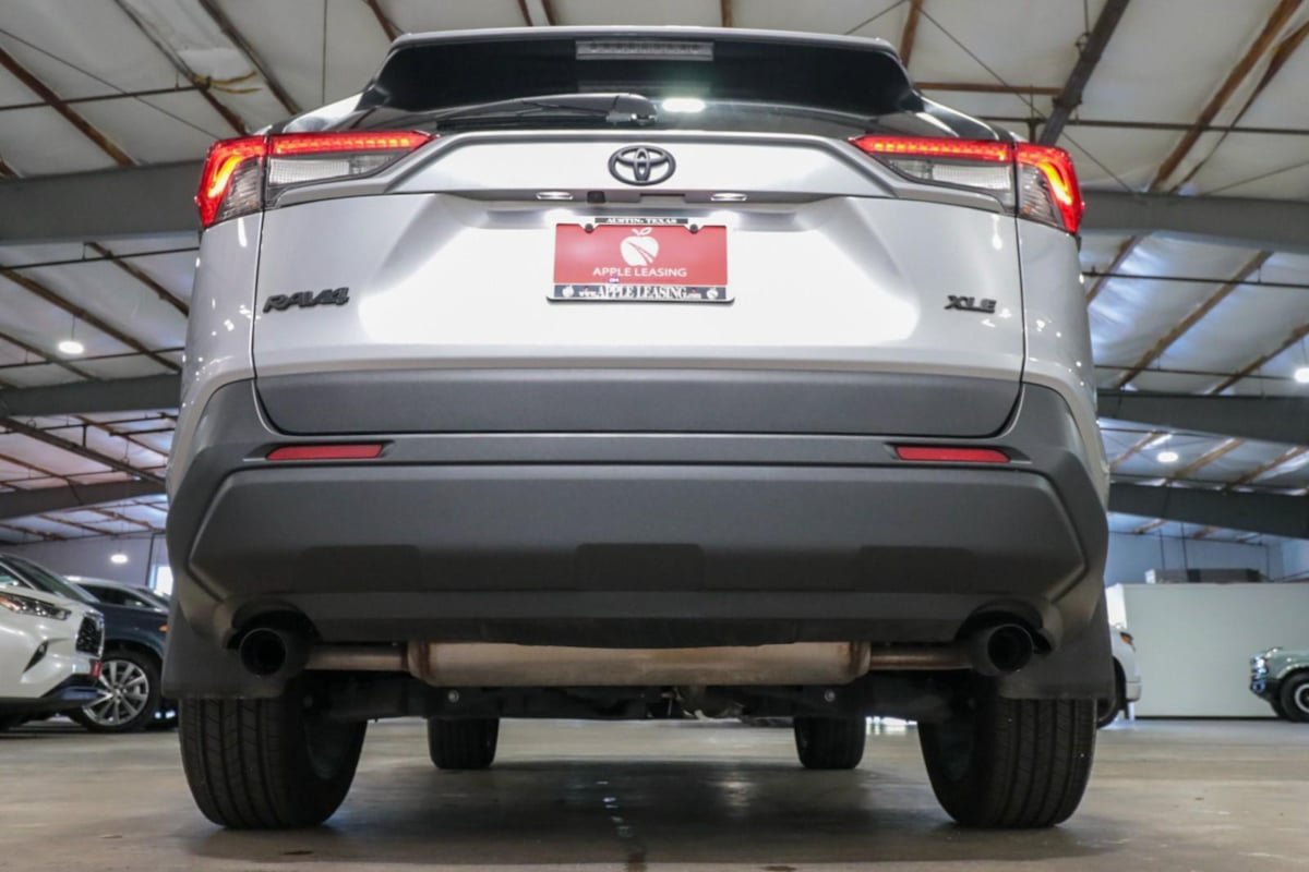 Used 2025 Toyota RAV4 XLE Premium FWD image 35