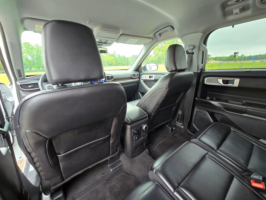 Used 2023 Ford Explorer Limited image 18