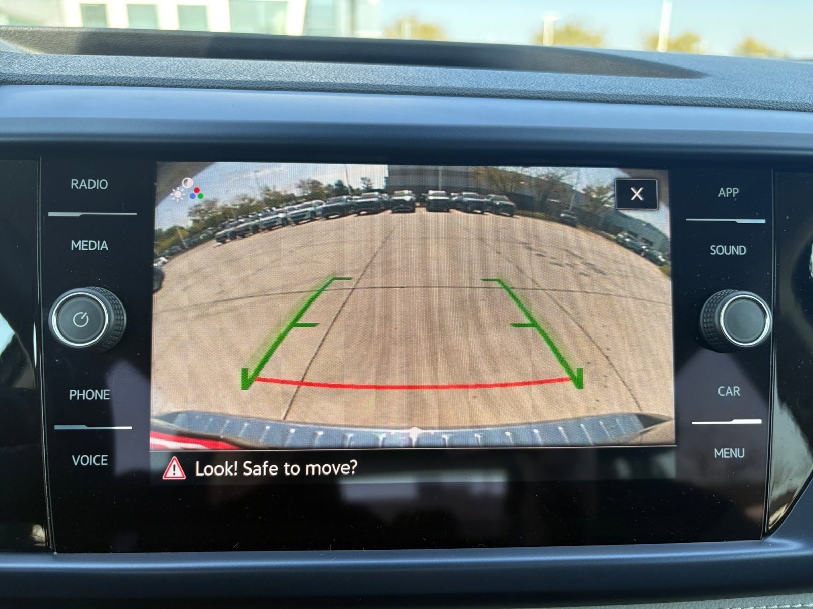 Used 2024 Volkswagen Taos SE image 22