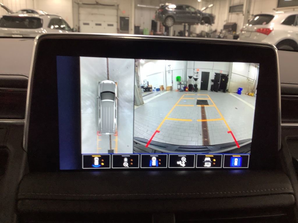 Used 2022 Chevrolet Tahoe LT w/ LT Signature Package image 17